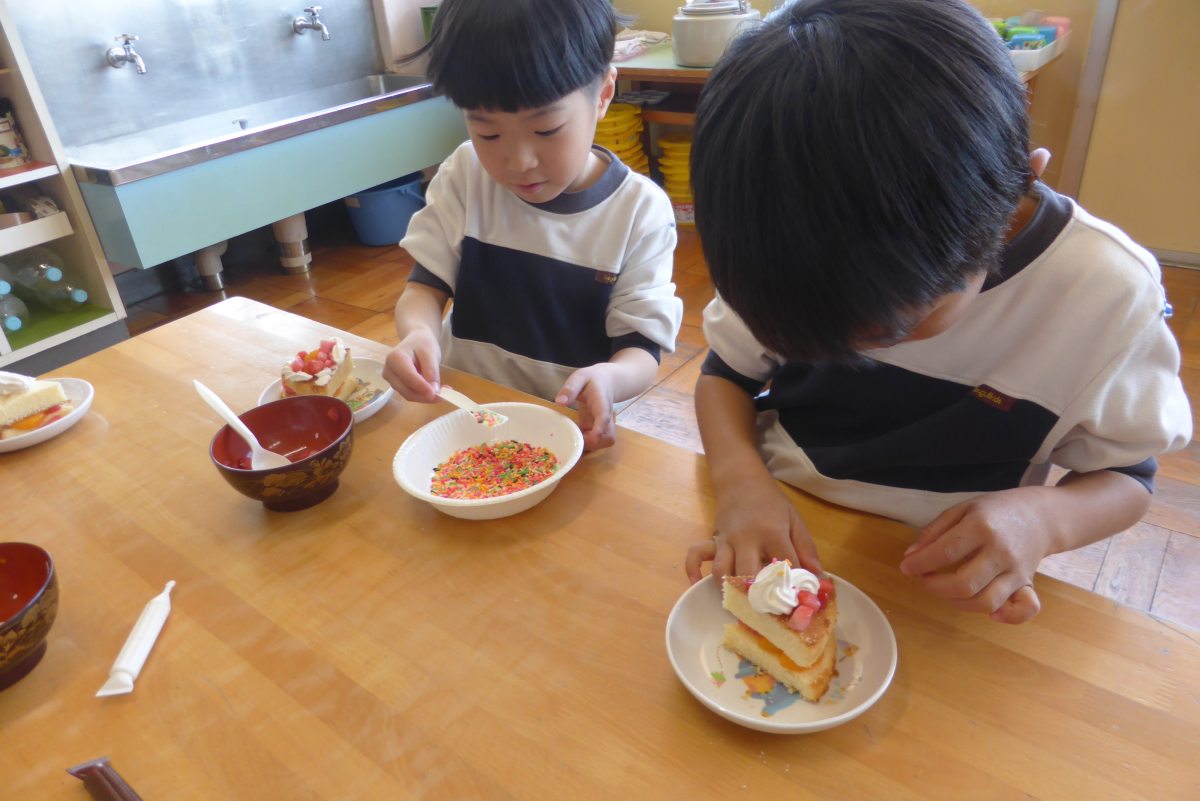 ケーキ作りを楽しみました（年長）