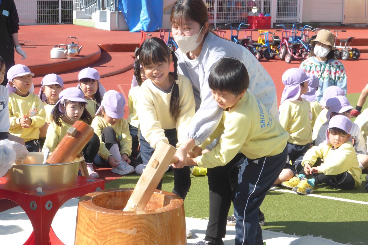 創立記念日　もちつき