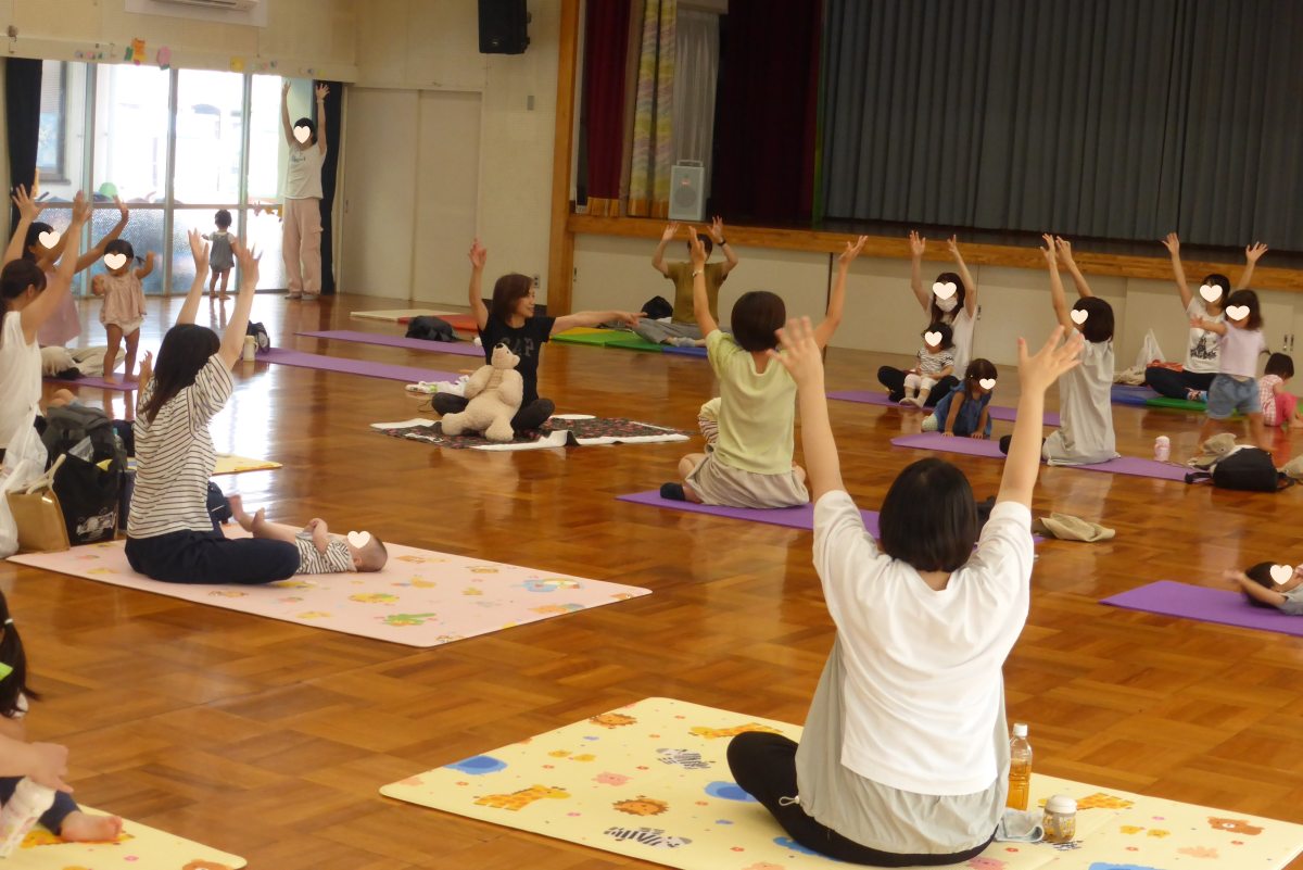 遊びの会「キッズヨガ」