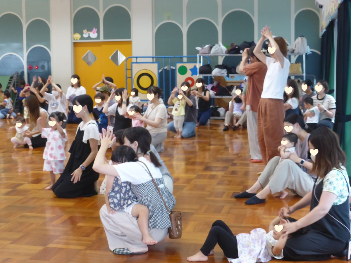 子育て広場ウィーク「エレクトーン演奏とリトミック」を行いました。