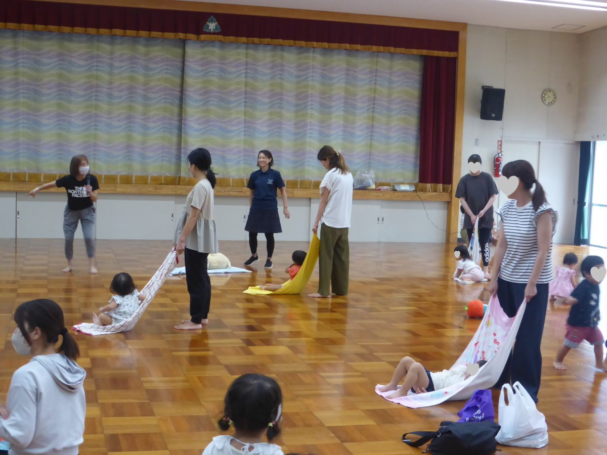 遊びの会「キッズ・ヨガ」