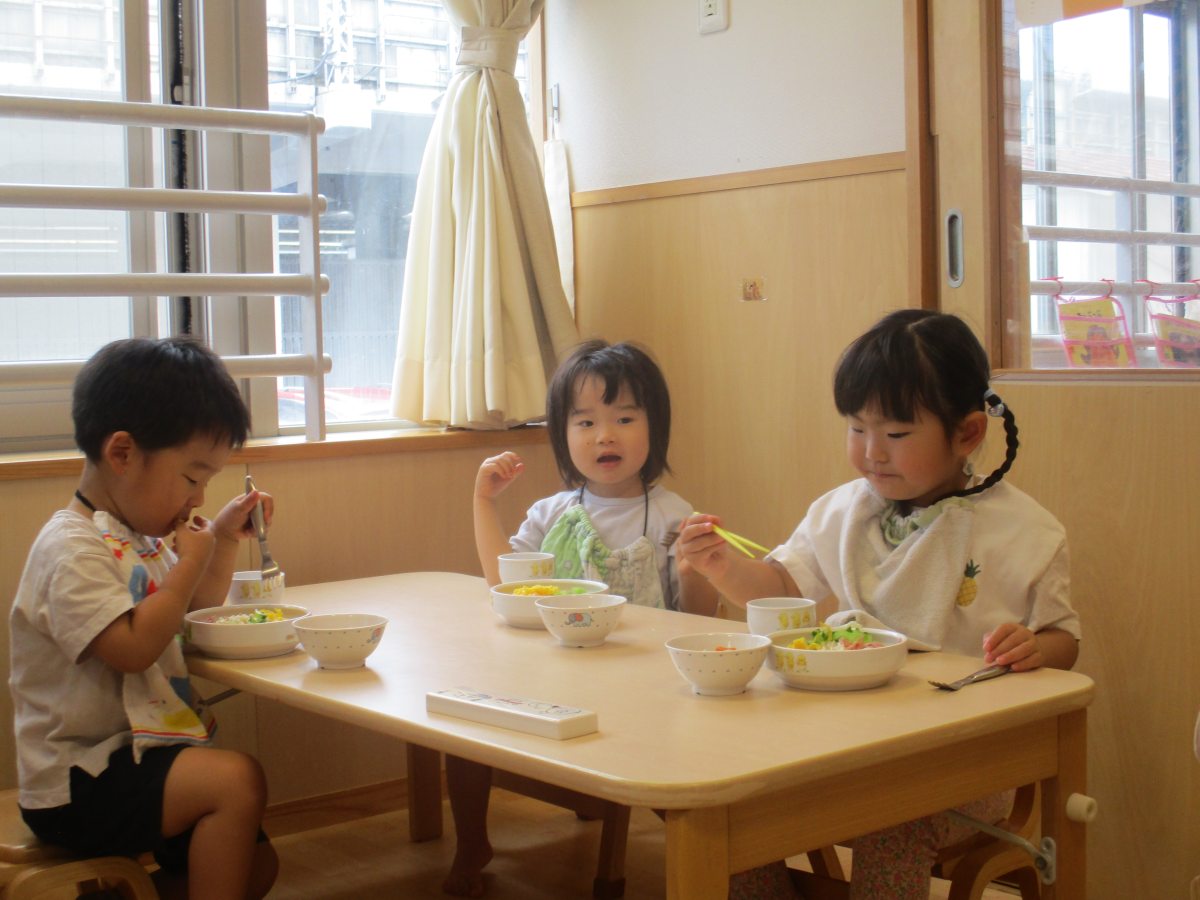 給食の様子